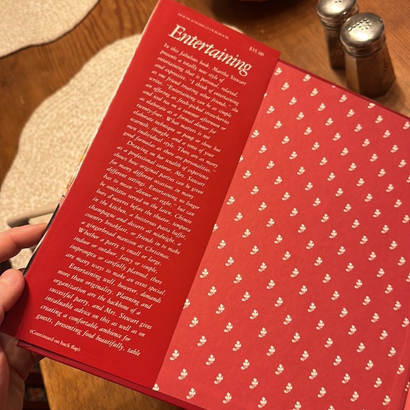 Rare first edition Entertaining by Martha Stewart - Picture 2 of 8